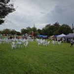 写真は、9月14日開催の『British picnic 2025』のワンカット！ 芝生の上で、まったり＆のんびりです。